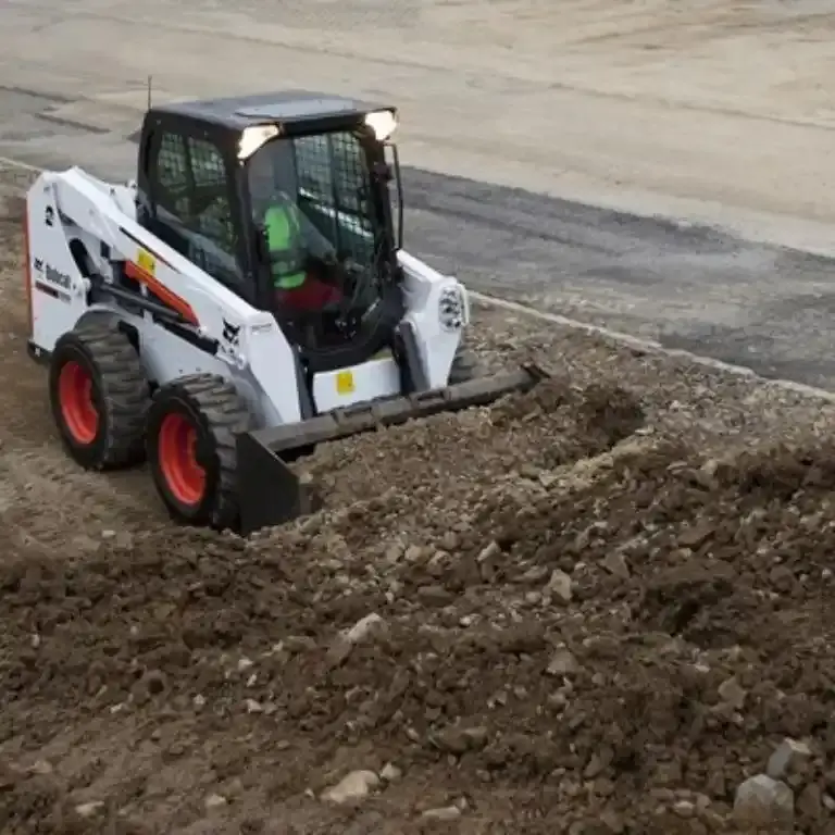 Arriendo de Minicargador 61 Hp. Bobcat modelo S550C en SK Rental con cobertura nacional.